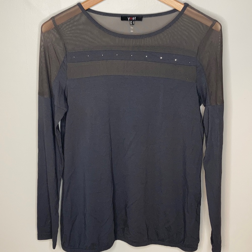 Yest Steel Gray Mesh & studded Top size 6